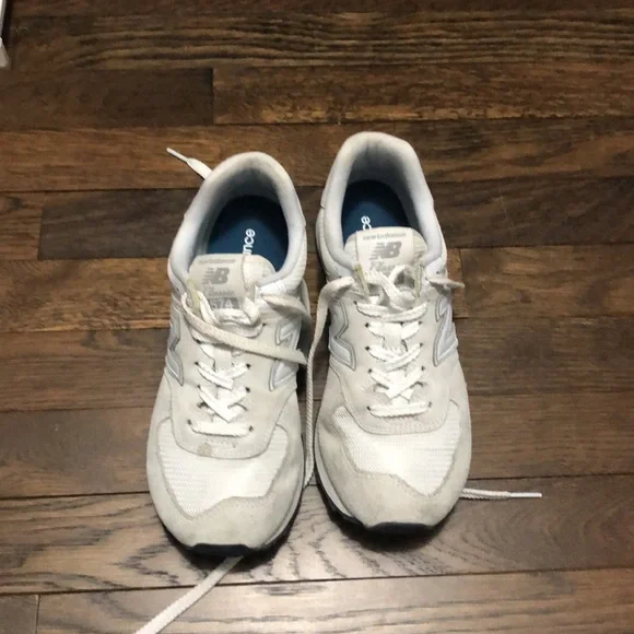 New Balance Sneakers - Picture 2 of 5